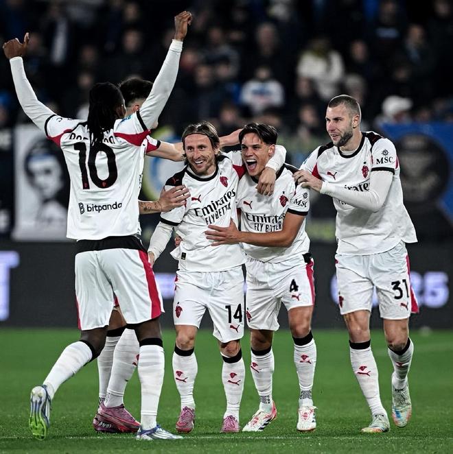 米体：拉齐奥重启主场放飞雄鹰仪式，新鹰将于2026年首次亮相（米兰体育报：拉齐奥将恢复主场放鹰传统，新鹰预计2026年首秀）