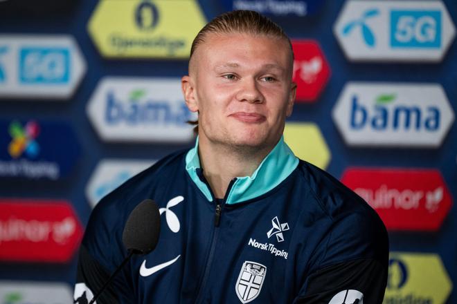 川超凉山队球员飞踹主裁，律师：或面临拘留、罚款和长期禁赛（川超凉山队球员脚踹主裁判，律师称或将面临拘留、罚款及长期禁赛）