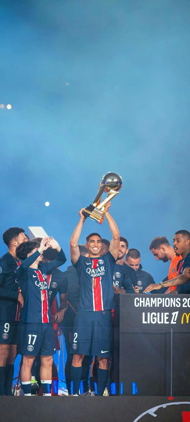 荷媒：阿贾克斯将与小克鲁伊夫会面，他是贾府新任总监候选人（荷媒：阿贾克斯拟约见小克鲁伊夫，后者被视为新任总监人选）