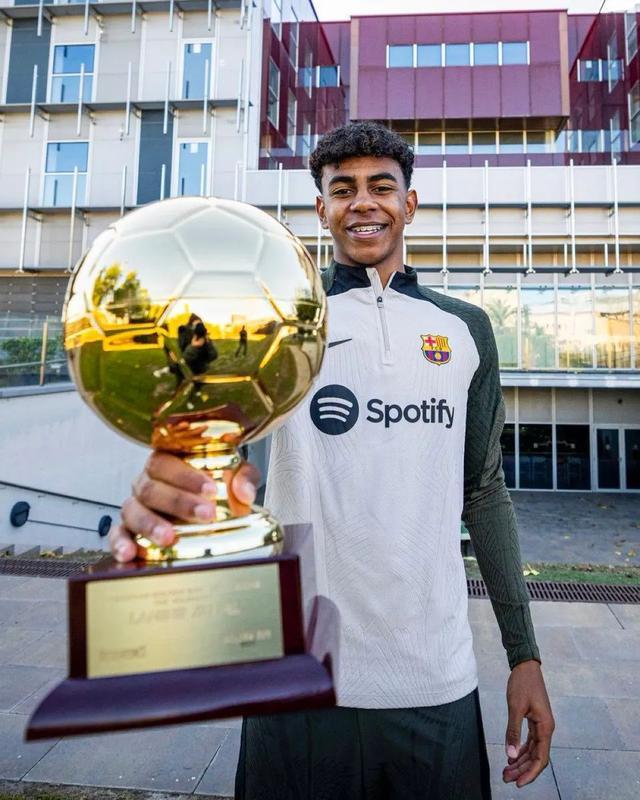 强者动作往往最简单（强者出手，往往极简）