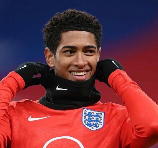 斯帕莱蒂：对球队整体表现很满意；DV9带伤出战表现出了责任感（斯帕莱蒂满意全队发挥，赞DV9带伤上阵尽显担当）