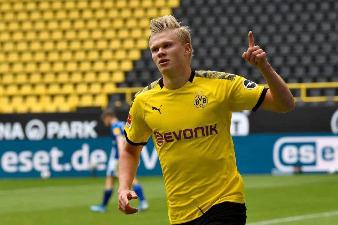 范佩西：温格是我的足球教父；弗格森的管理能力让人惊叹（范佩西：温格如我足坛导师 弗格森的管理才华令人折服）