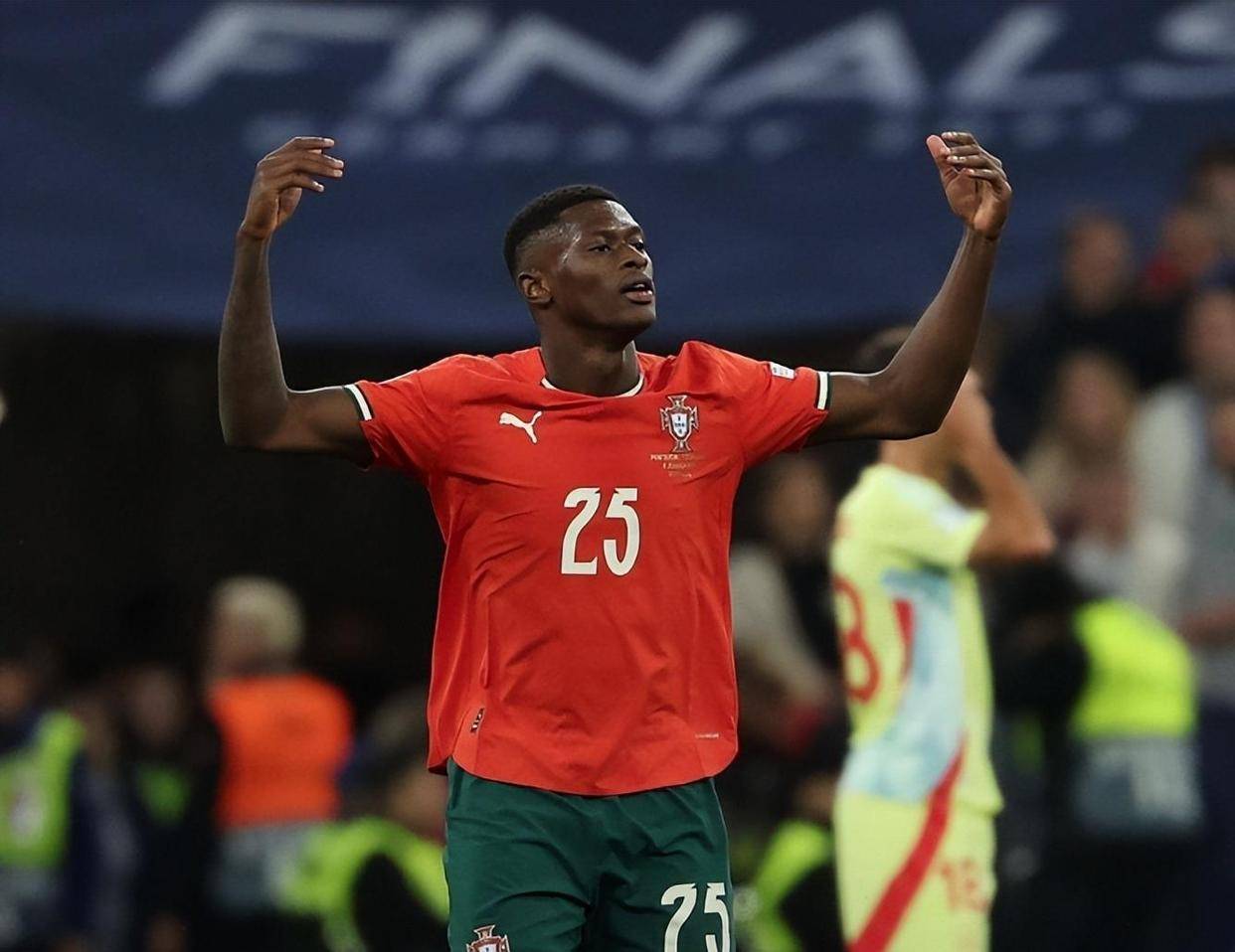 真正的巨星，关键时刻不会消失（真正的巨星，从不在关键时刻缺席）