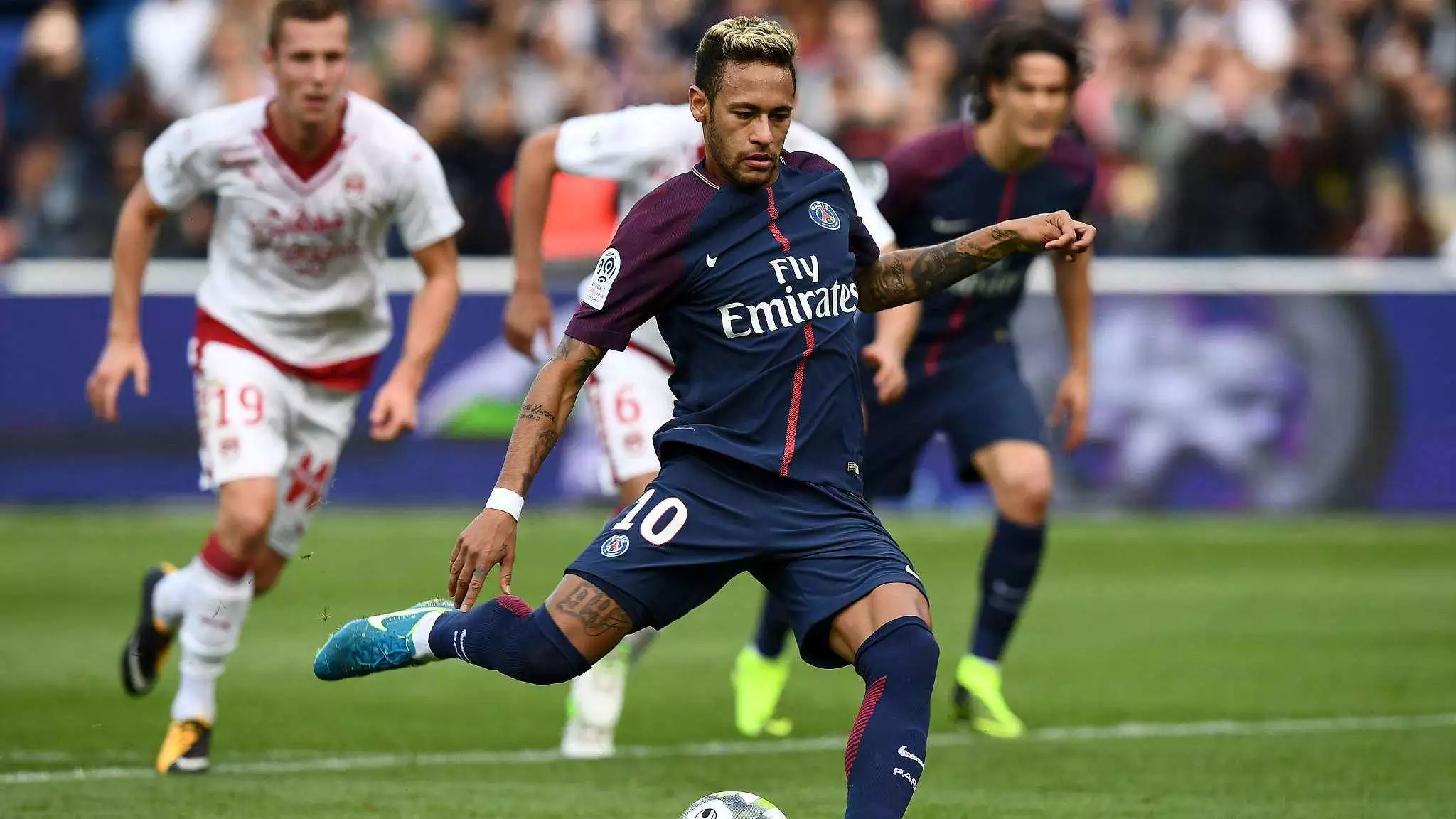 世界杯增加了40场比赛，球迷可以过足瘾（世界杯新增40场对决，球迷看个痛快）