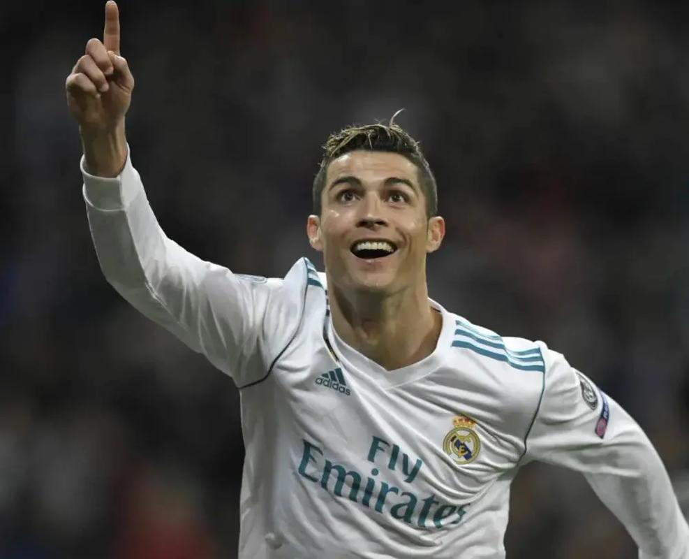 意媒：德佬对孔蒂依然保持完全信任，双方将召开会议分析现状（意媒：德佬仍对孔蒂充分信任，双方将会面评估现状）