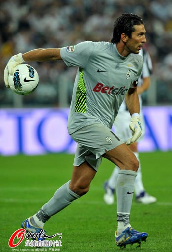 范晓冬：亚泰不破不立需要重建，最适合的人选是杜震宇（范晓冬：亚泰唯有重建方能突围，杜震宇是最佳人选）