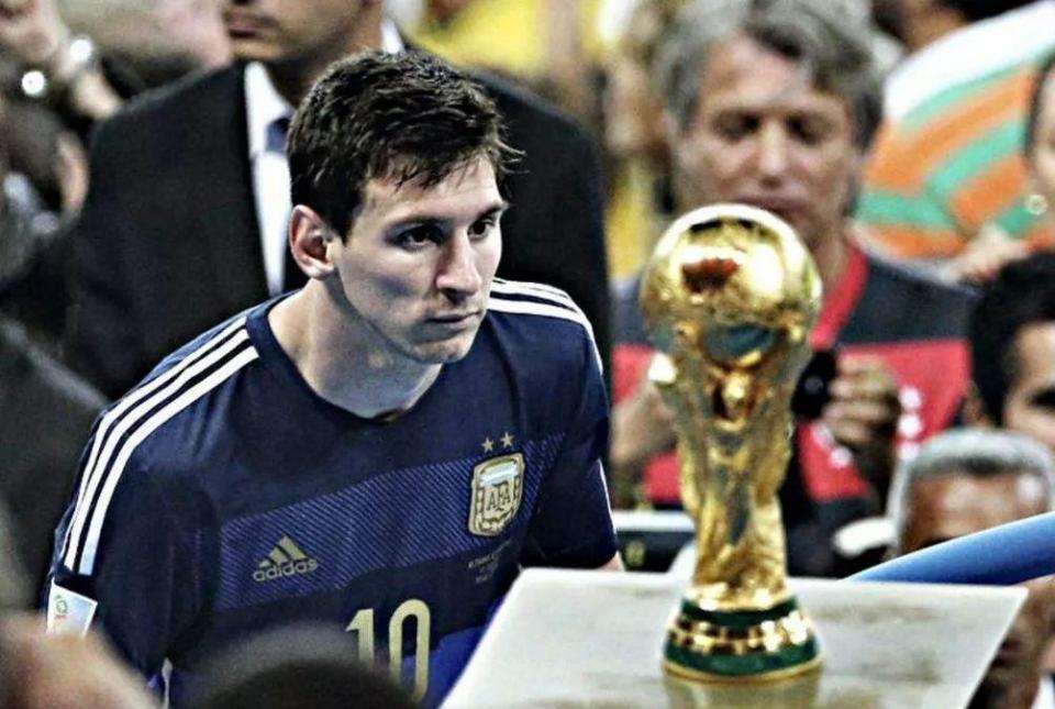 太阳报走访出售原味球衣公司的仓库：汗臭味强烈却不令人反感（太阳报实访原味球衣公司仓库：汗味浓重却不招人厌）