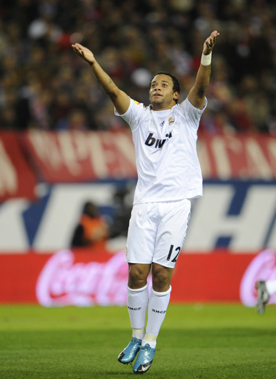 米兰故意输给拉齐奥就为了放弃意大利杯？在我看来简...（米兰为放弃意大利杯而故意输给拉齐奥？我觉得这简直是…）