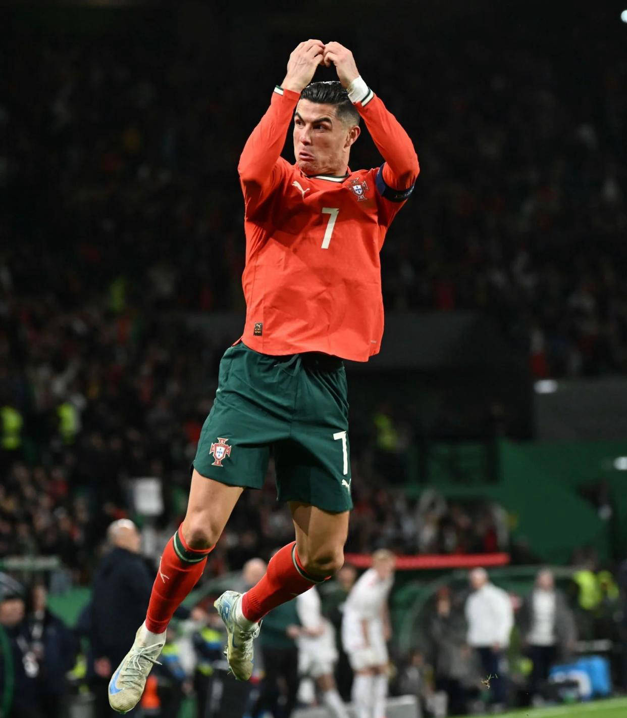 本赛季苏超最佳阵容：冠军泰州队1人入选，亚军南通队3人在列（苏超本赛季最佳阵容出炉：冠军泰州仅1人上榜，亚军南通有3人入选）