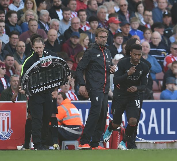 意大利女排3-0美国，晋级四强，队员疯狂庆祝，埃格努20分得分王（意大利女排直落三局横扫美国晋级四强，埃格努砍下20分荣膺得分王）
