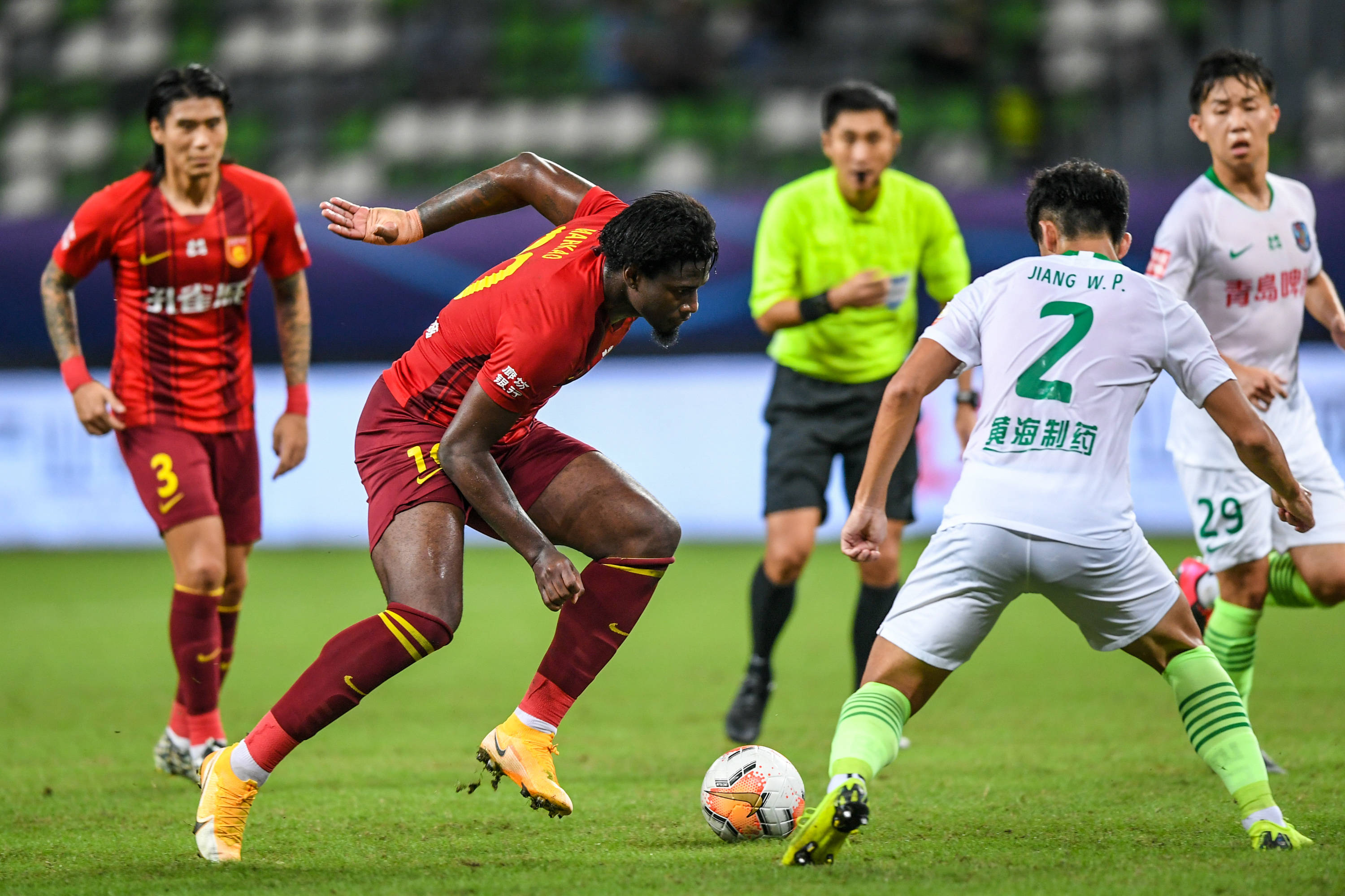 电讯报：曼联已就多纳鲁马的转会与巴黎圣日耳曼展开初步接触（电讯报：曼联与巴黎圣日耳曼就多纳鲁马转会已开启初步磋商）