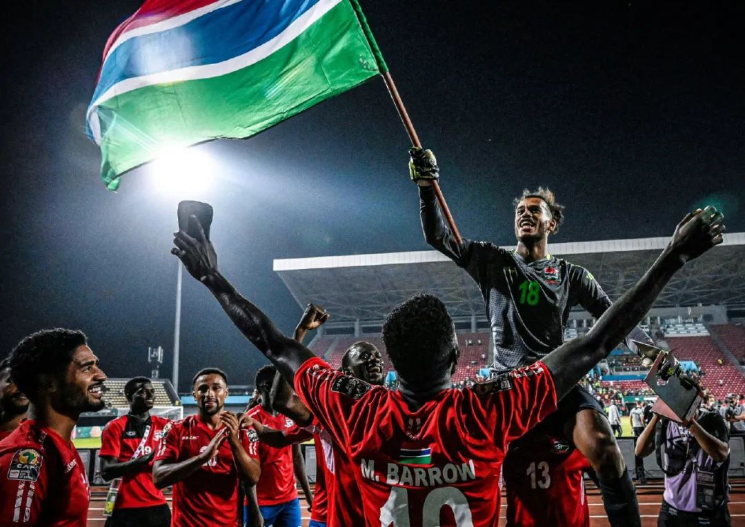 21世纪五大联赛外场球员出场时间榜：C罗、拉莫斯、梅西前3（21世纪五大联赛外场出场时长排名：C罗、拉莫斯、梅西位居前三）